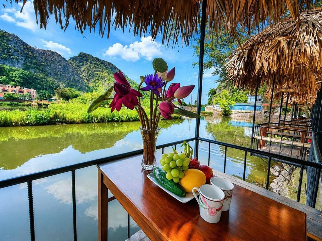 King Room with Lake View room - Image 3