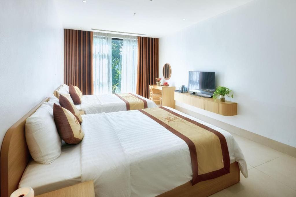 Superior Queen Room with Two Queen Beds room - Image 1