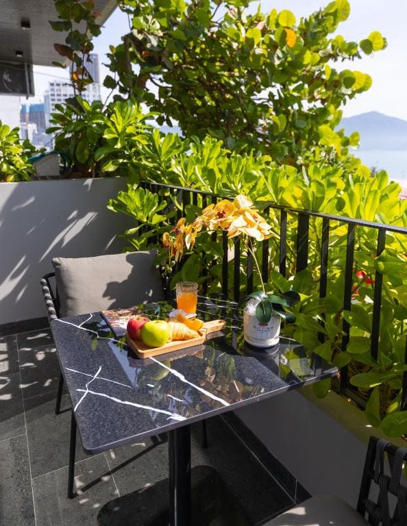 Deluxe Room with Balcony and Ocean View room - Image 2