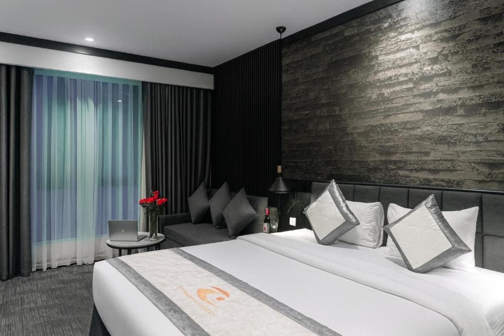 Executive Suite with Bathtub & City View room - Image 1