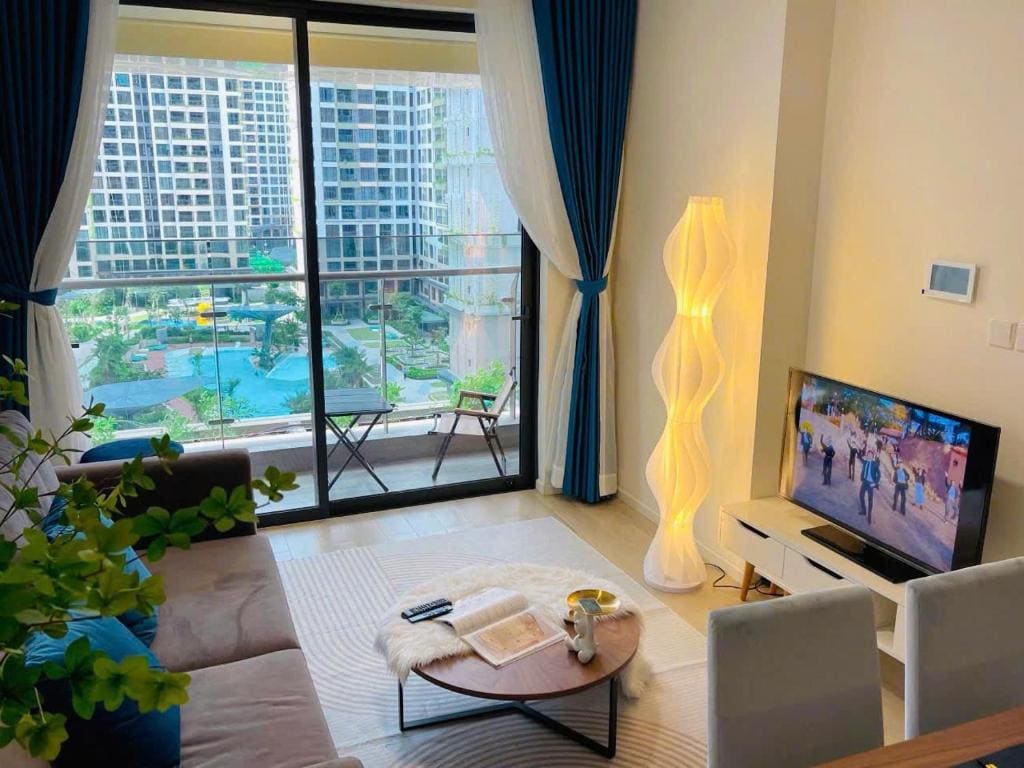 Apartment with Pool View room - Image 1