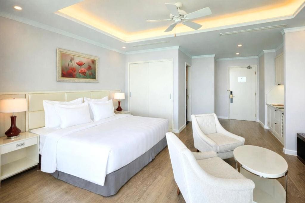 Studio King Oceanfront View - Free Jjimjilbang tickets room - Image 2