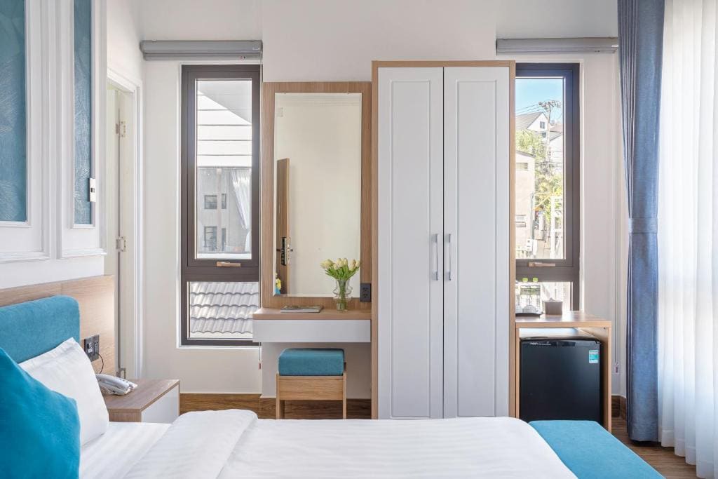 Deluxe Double Room with Balcony room - Image 2