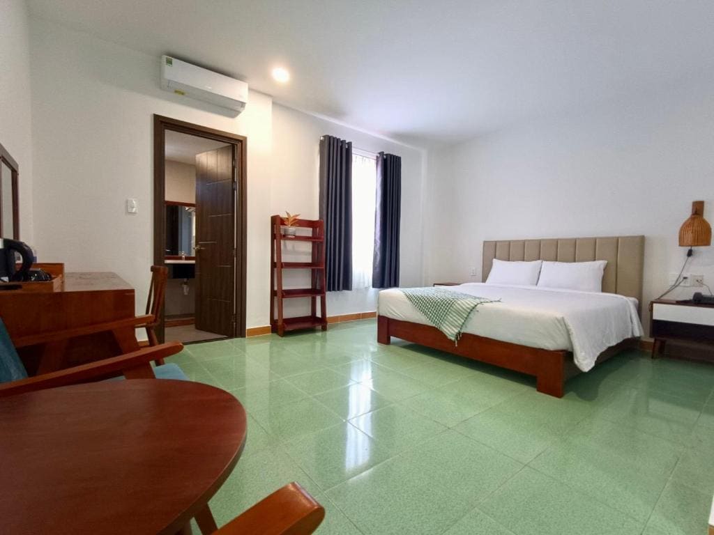 Superior King Room room - Image 3