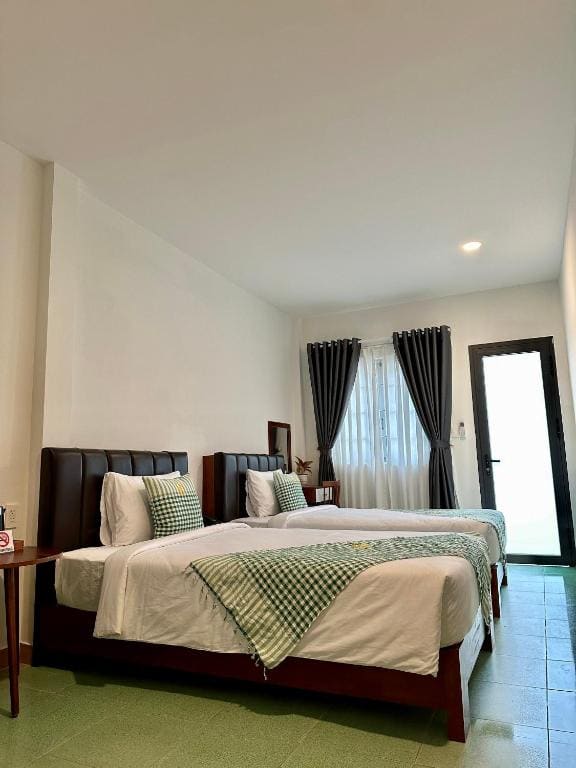 Twin Room with City View room - Image 1