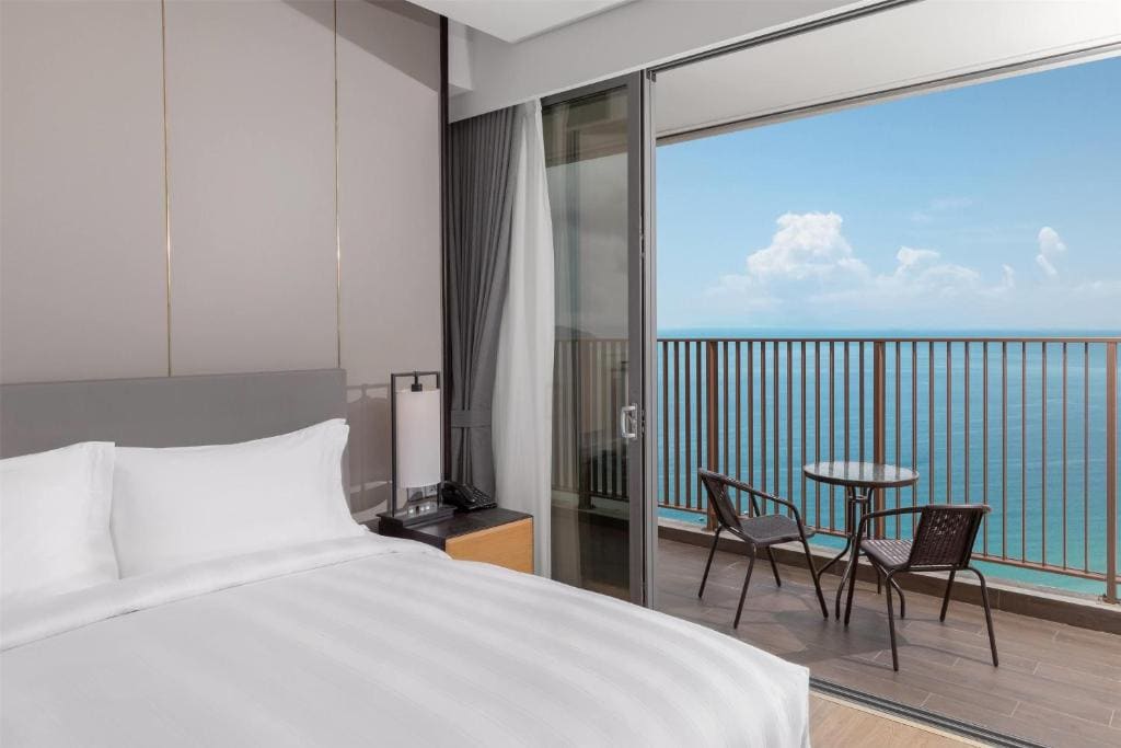 Deluxe Family Two-Bedroom Suite with Balcony and Ocean View room - Image 2