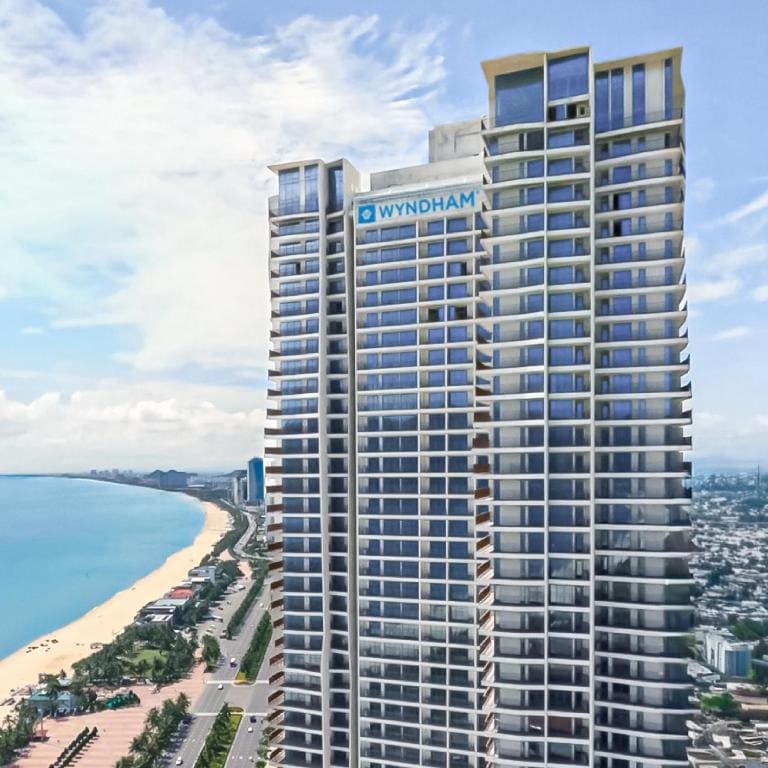 Family One-Bedroom Suite with Balcony and City View room - Image 1
