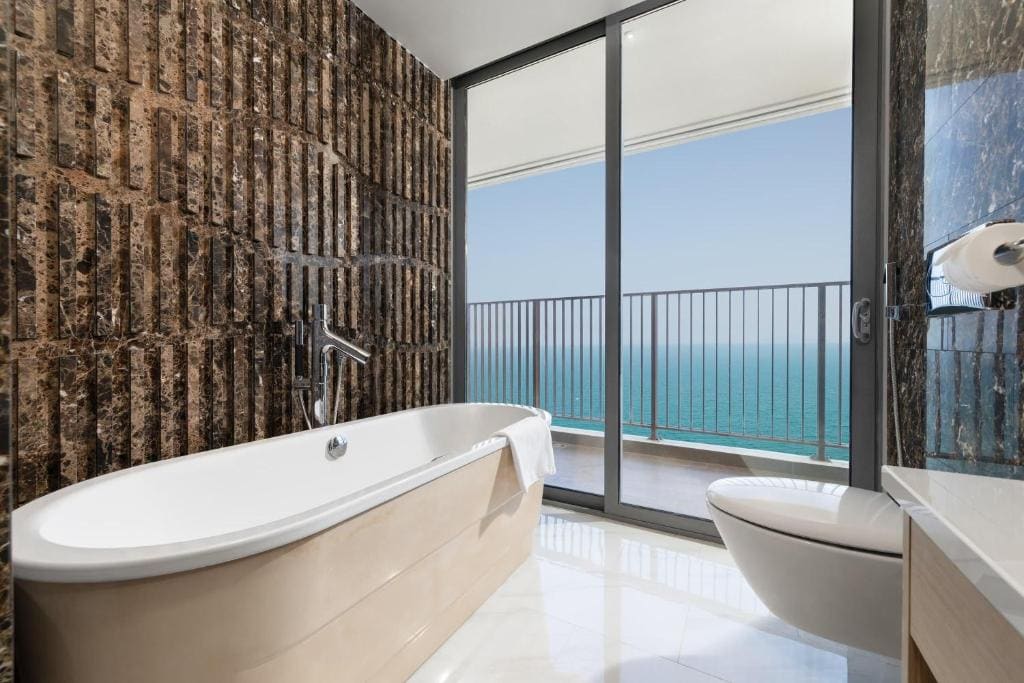 Family One-Bedroom Suite with Balcony and City View room - Image 3