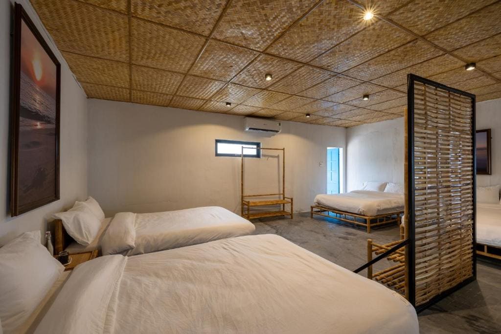 Standard Family Room room - Image 2
