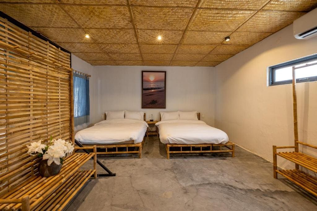 Standard Family Room room - Image 3