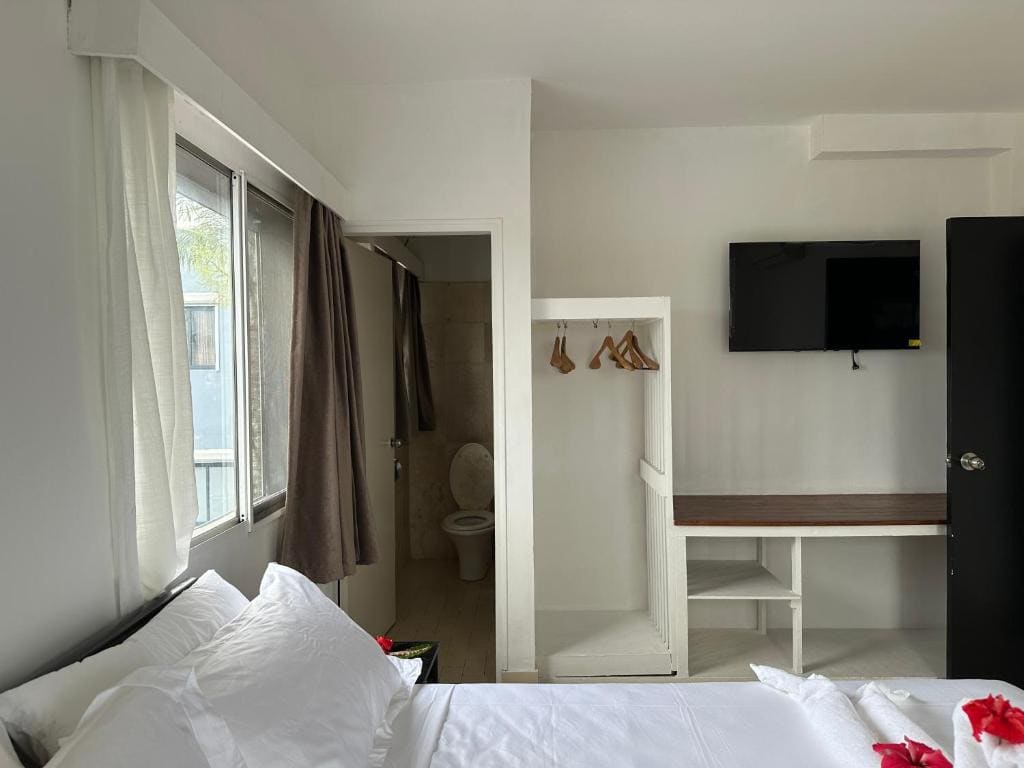Deluxe Queen Room room - Image 1