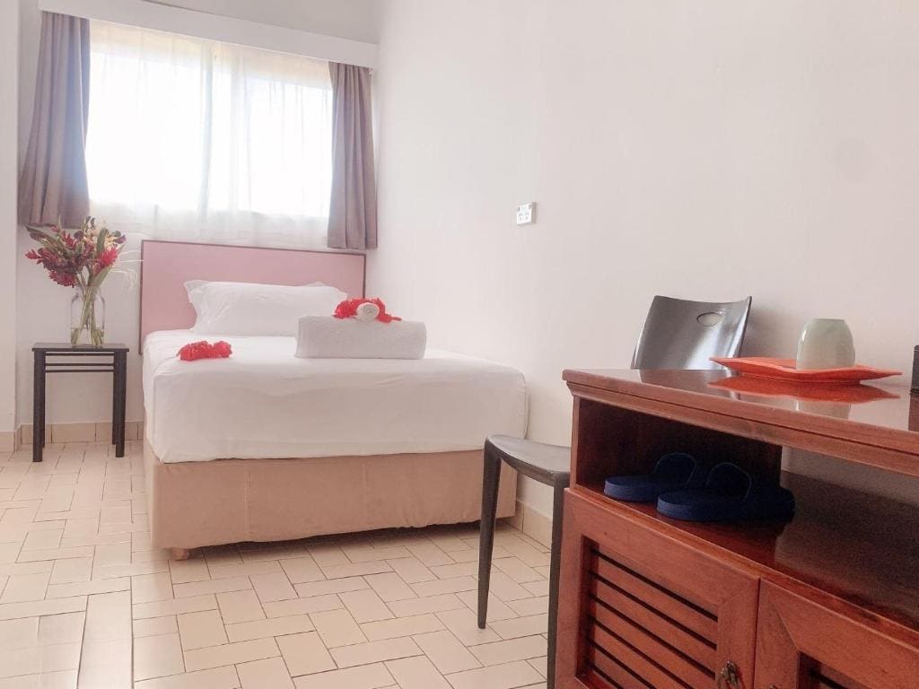 Single Room with Private Bathroom room - Image 1