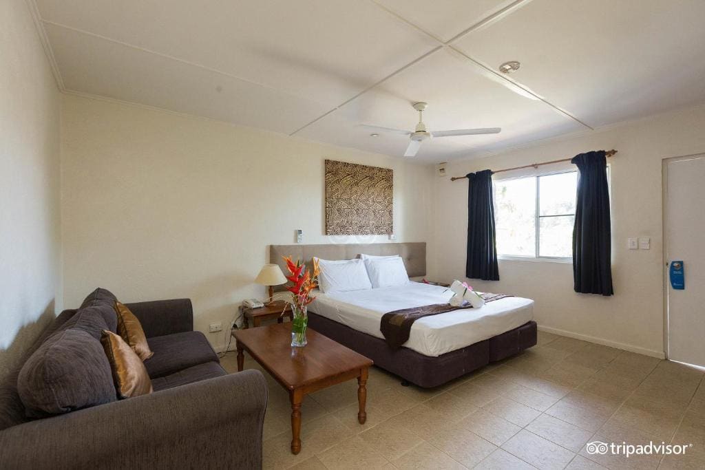 Single Room with Private Bathroom room - Image 2