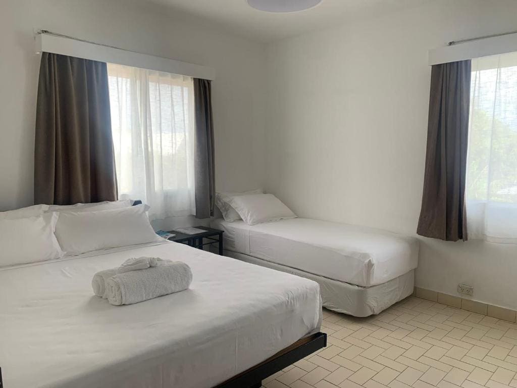 Queen Room with Balcony room - Image 2
