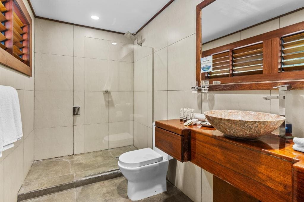Premium Bungalow - Water Front room - Image 3