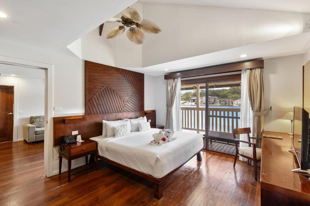 Two-Bedroom Villa room - Image 3