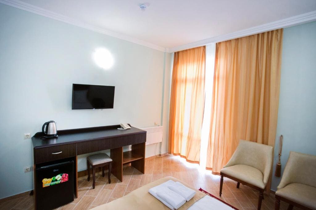 Double Room with Sea View room - Image 3