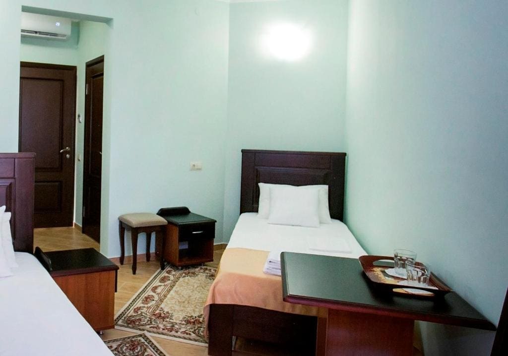 Single Room with Sea View room - Image 1