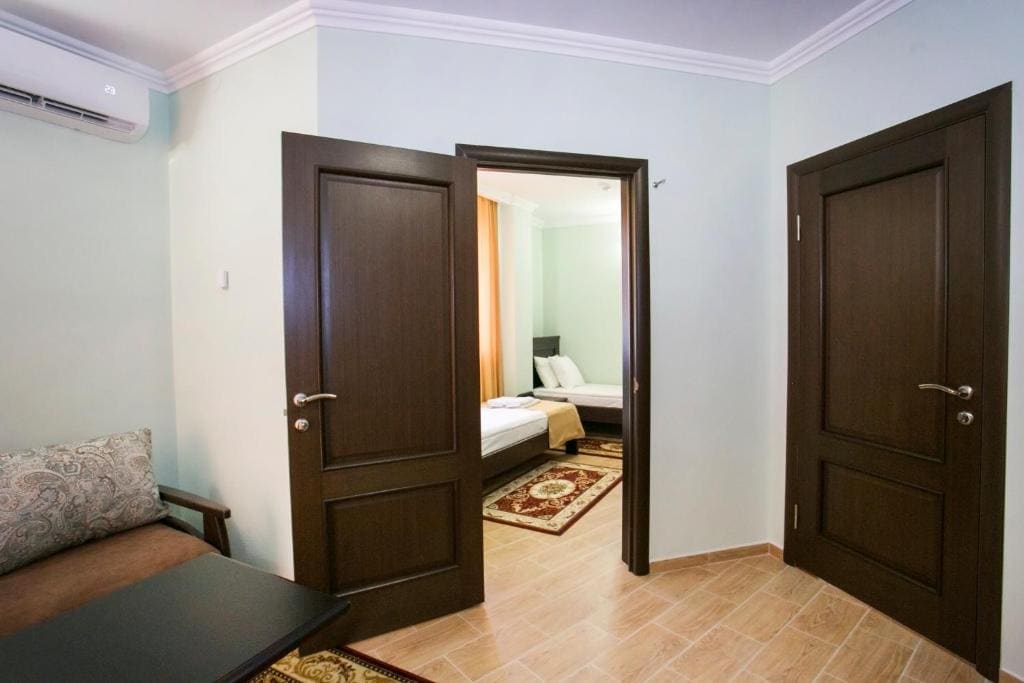 Suite with Mountain View room - Image 1