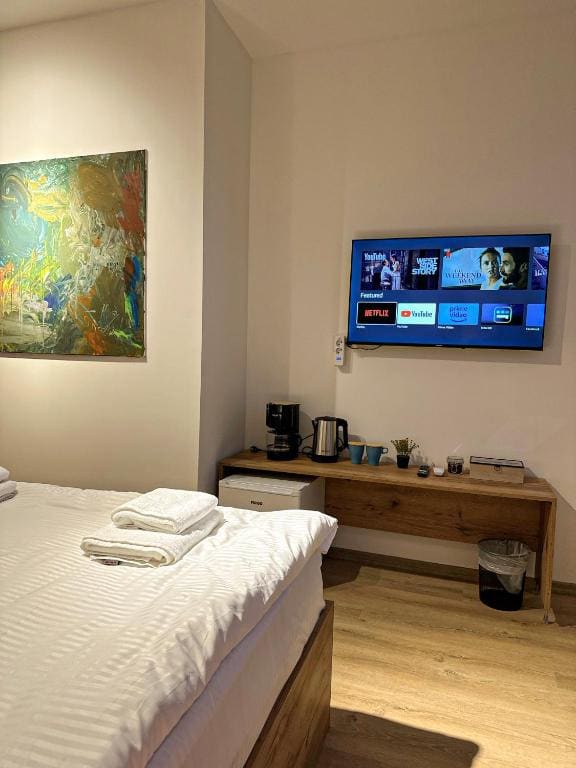 Deluxe Double Room room - Image 3