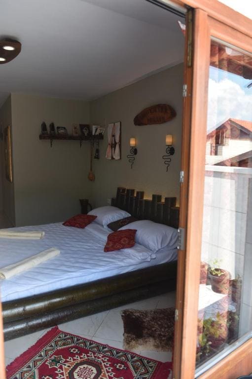 Deluxe Double or Twin Room with Balcony room - Image 2