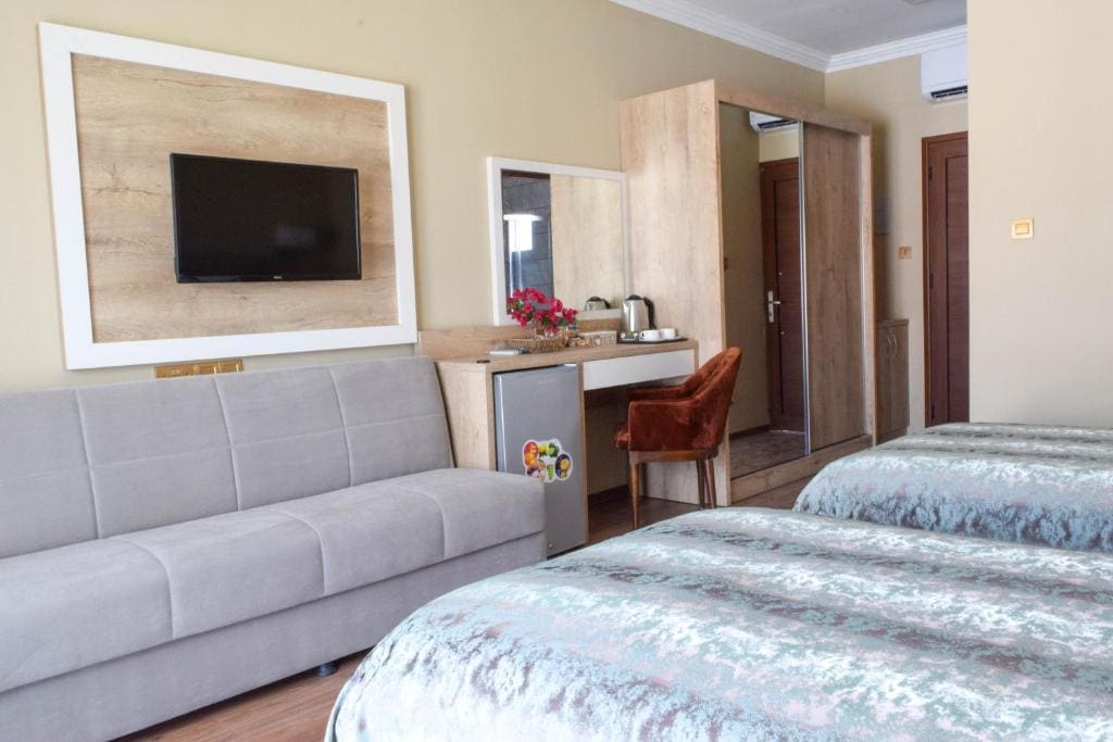 Classic Triple Room room - Image 3