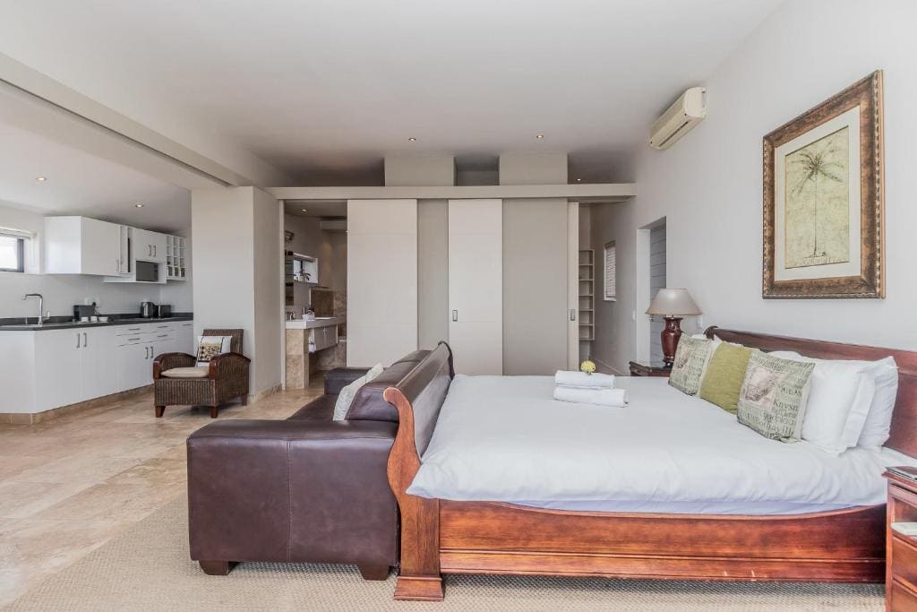 Deluxe Suite room - Image 3
