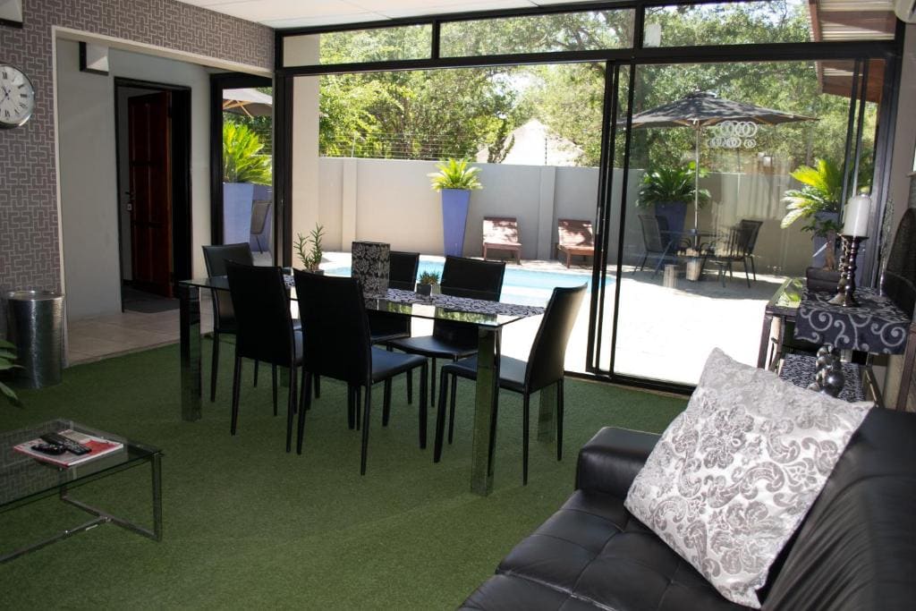 Suite with Pool View room - Image 3