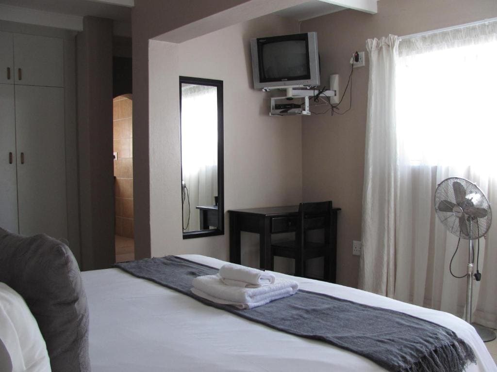 Queen Room room - Image 3