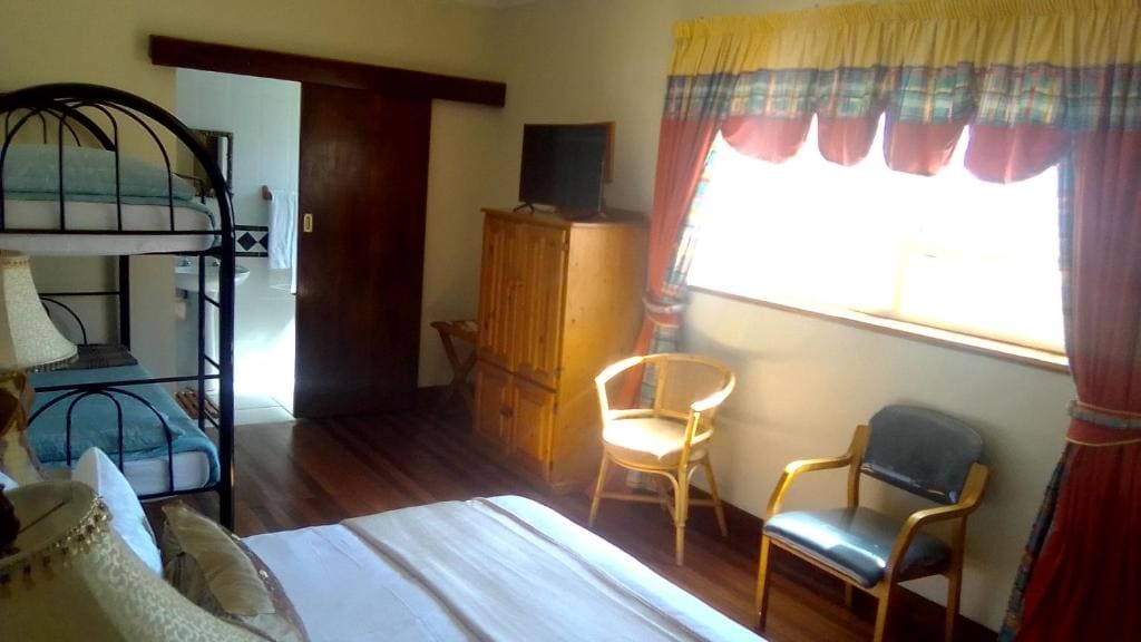 Family Room room - Image 3