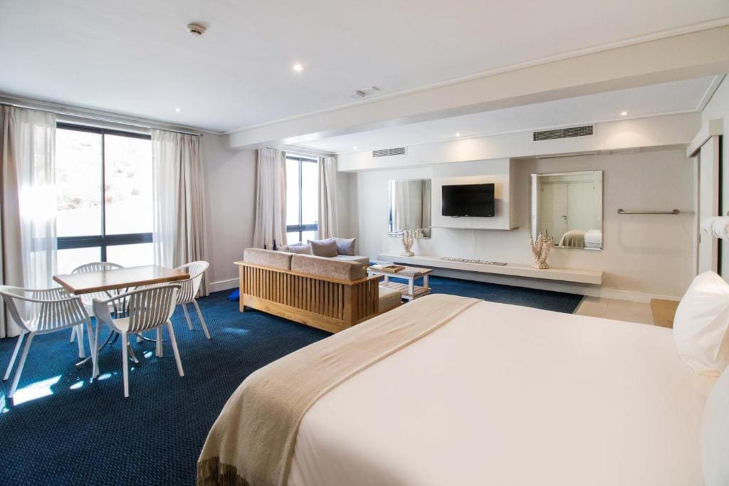 Deluxe Family Room room - Image 2
