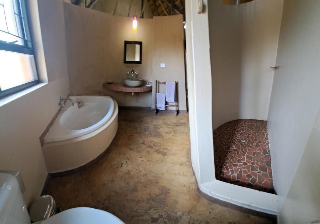 Standard Family Room room - Image 2