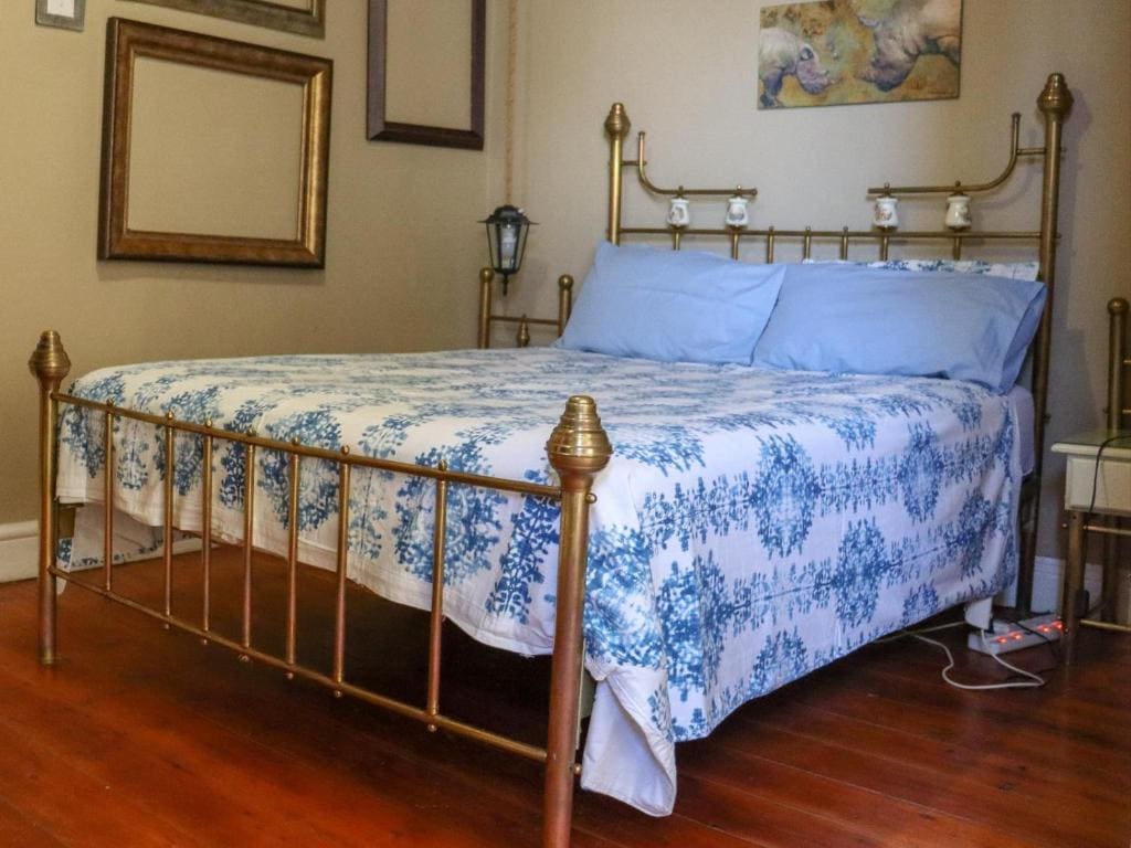 Classic Family Room room - Image 1
