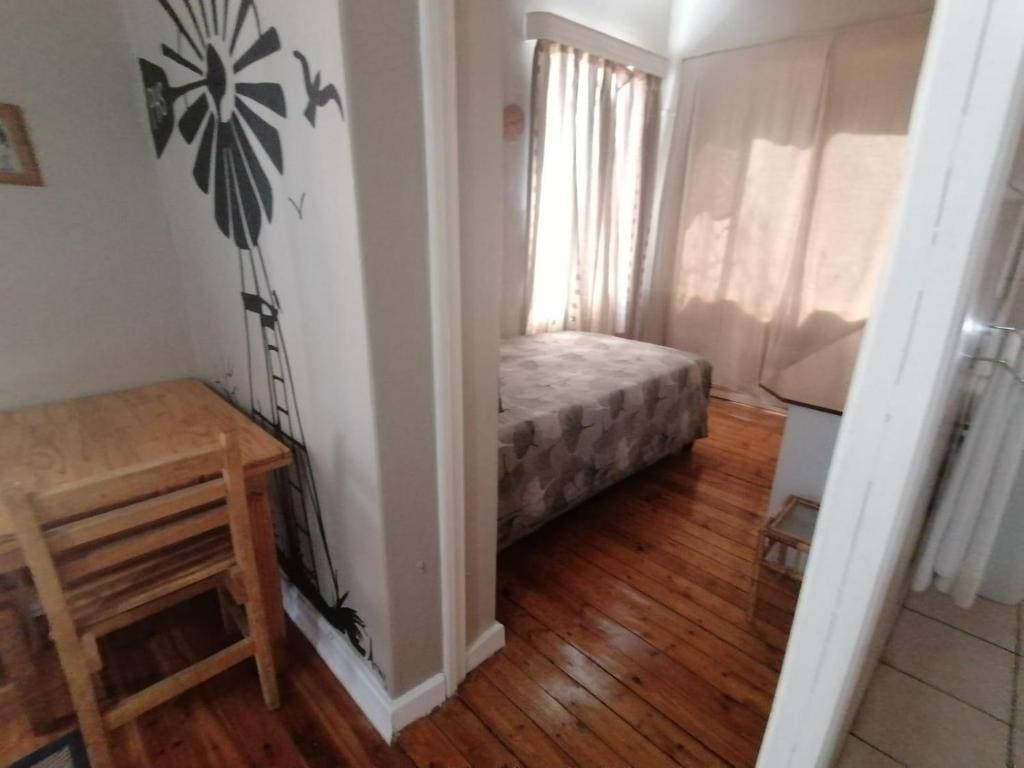 Comfort Holiday Home room - Image 2