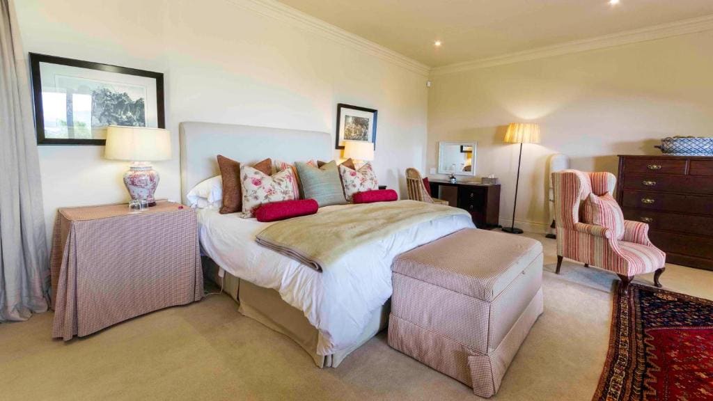 Deluxe Queen Room room - Image 3