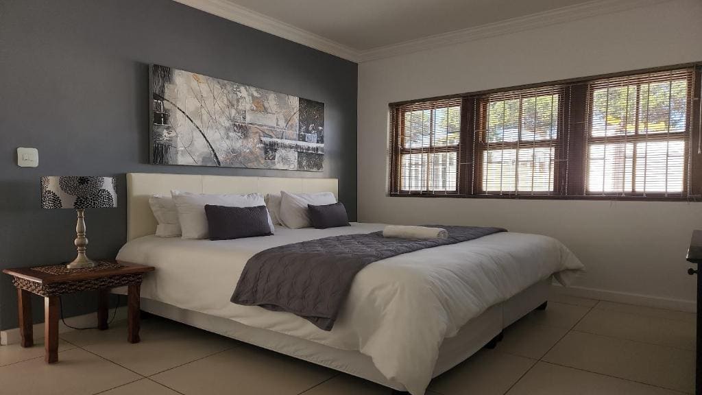 One-Bedroom Apartment room - Image 2