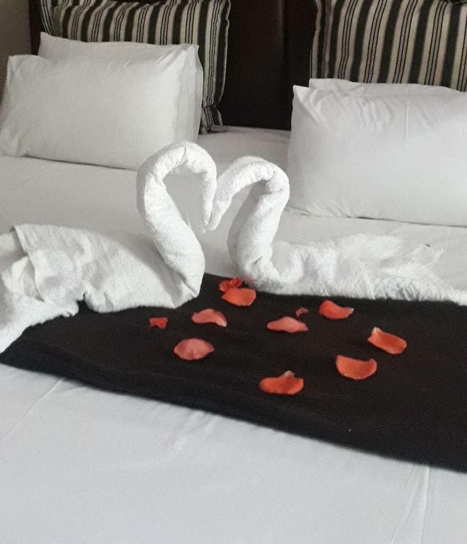 Suite with Garden View room - Image 2