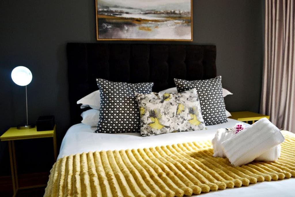 Deluxe Double Room with Balcony room - Image 2