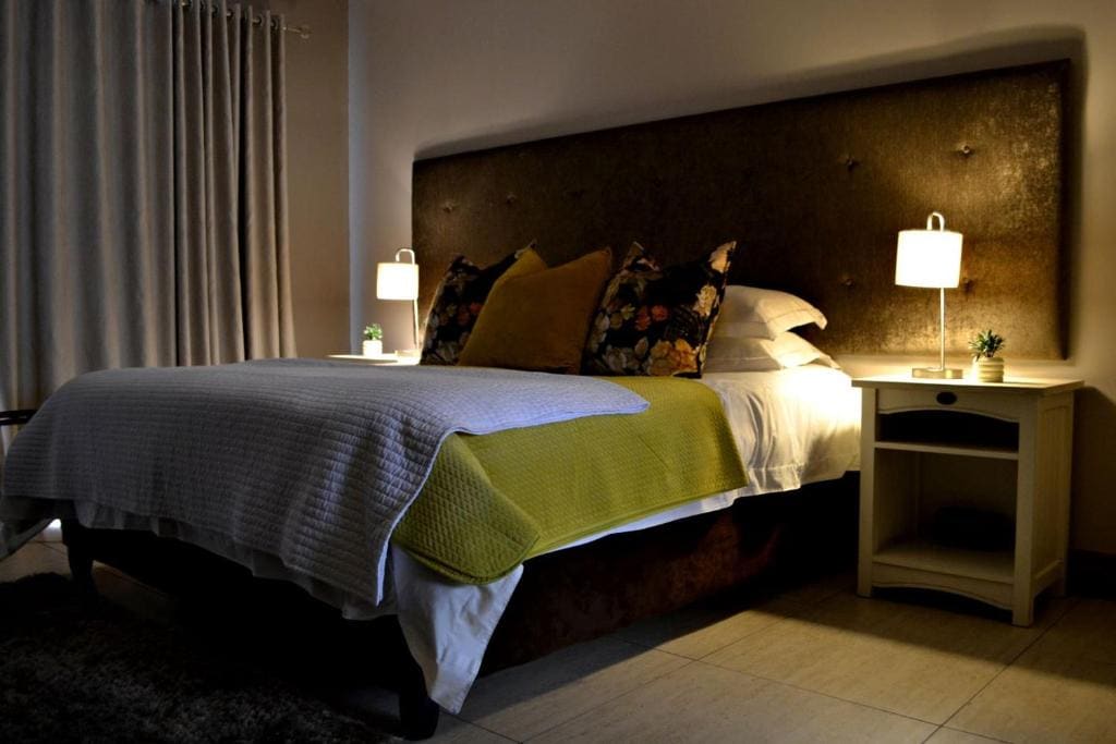 Superior Family Room room - Image 3