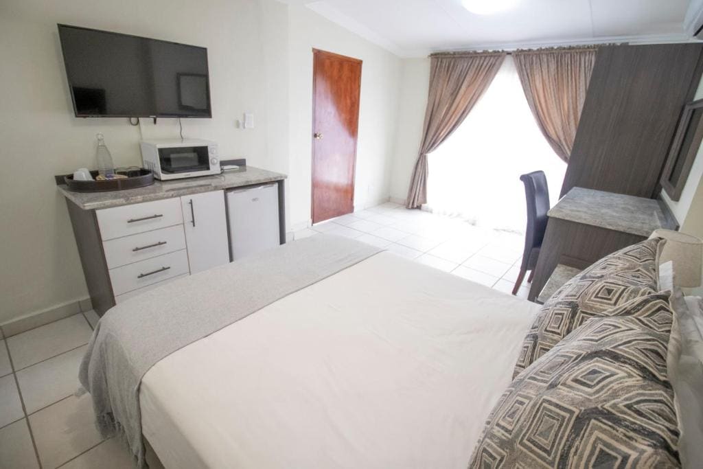 Standard Double Room room - Image 3