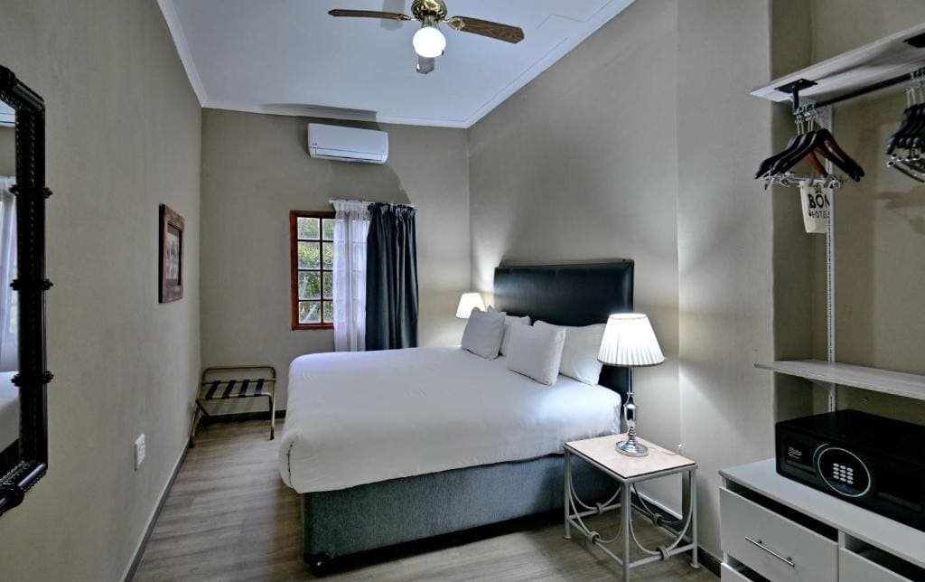 Standard Family Room room - Image 1