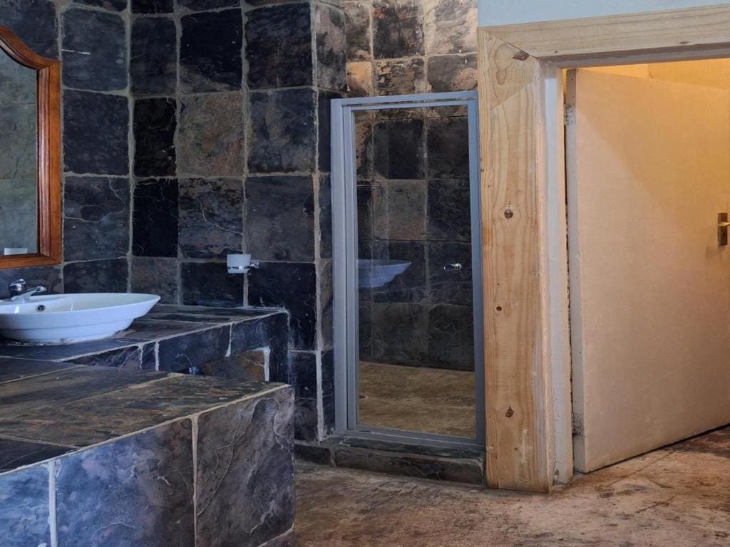 King Suite room - Image 3