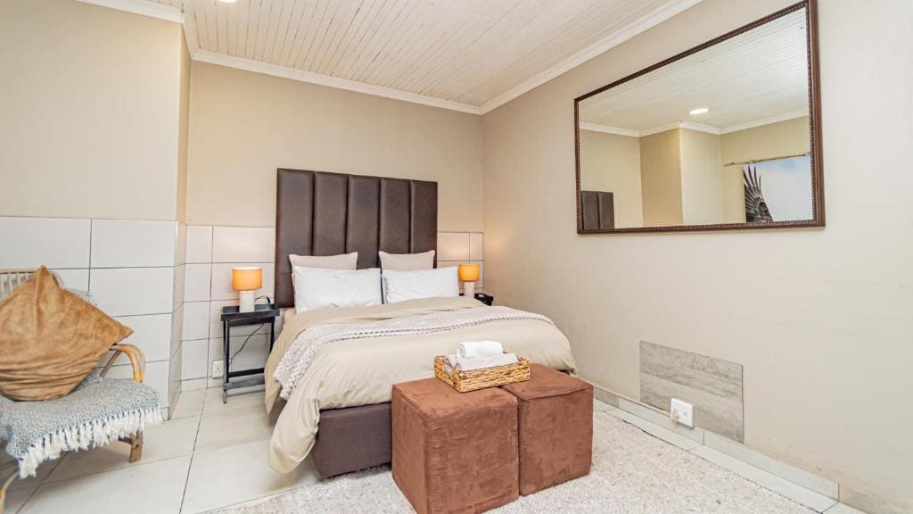 Premium Queen Room room - Image 1