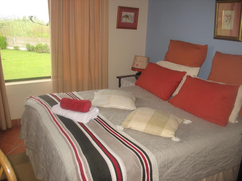 Deluxe Double Room with Side Sea View room - Image 2