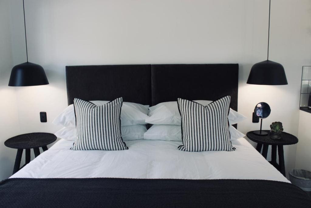 One-Bedroom Suite room - Image 2