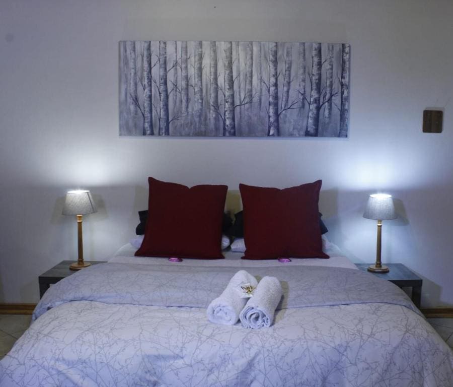 Deluxe Double Room (2 Adults + 1 Child) room - Image 3