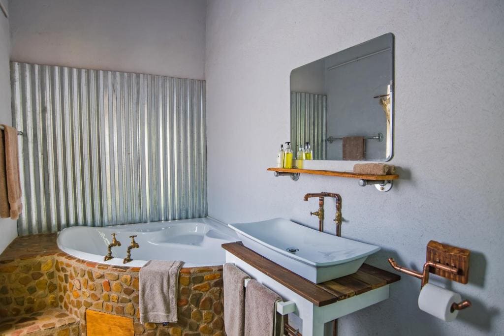 Bushbuck Cottage 2 bedroom room - Image 1