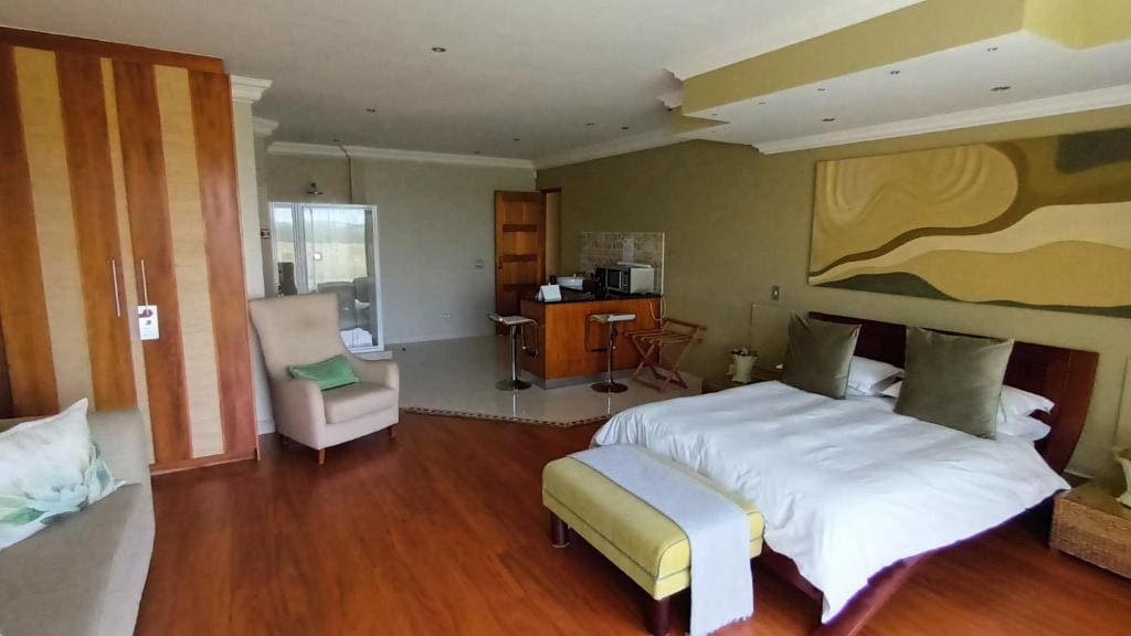 Executive Suite with Mountain View room - Image 3