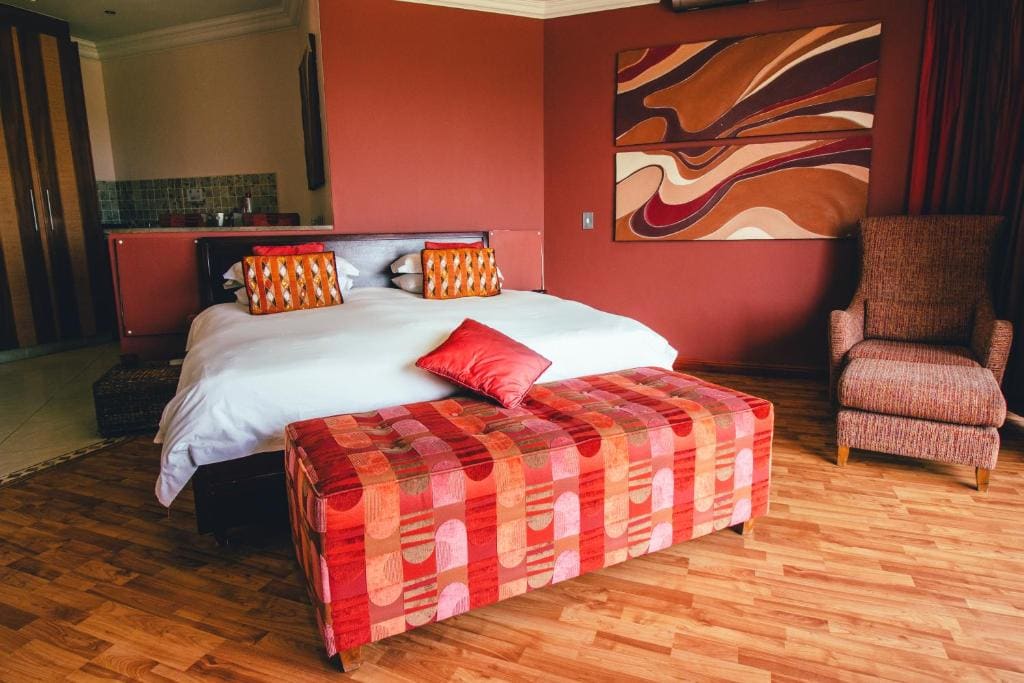 Presidential Suite with Mountain View room - Image 3