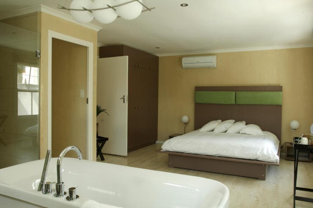 Luxury Double Room with Mountain View room - Image 1